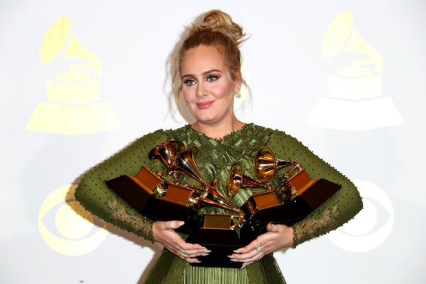 A sócia do Grammy voltou! Adele está trabalhando no seu novo álbum