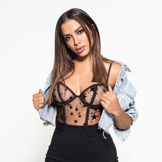 Em entrevista, Anitta revela sua opinião sobre últimas eleições e descriminalização do aborto