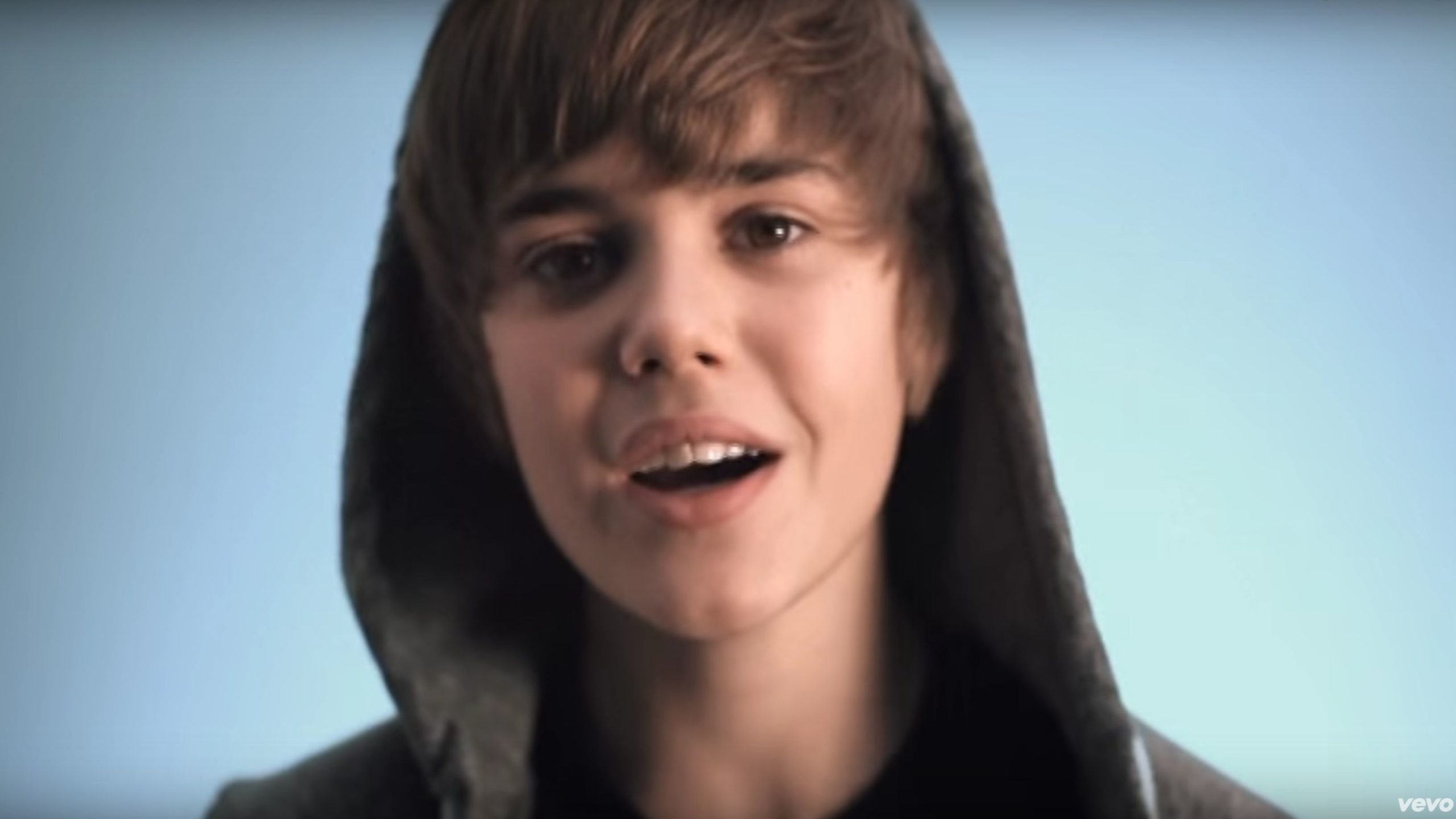 Há 10 anos, Justin Bieber lançava o álbum “My World” um dos maiores sucessos de sua carreira