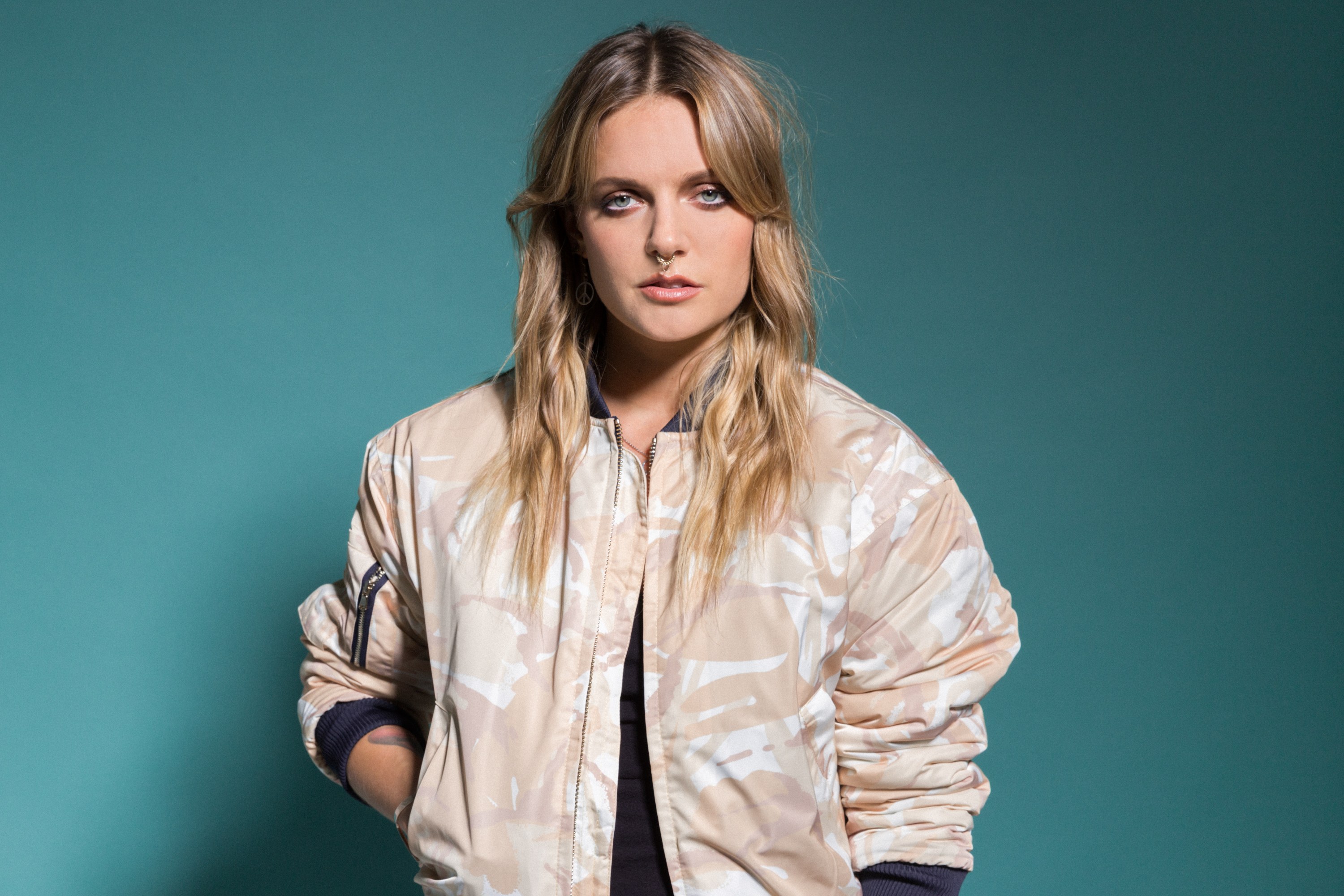 Produtos Oficiais da Tove Lo ficam disponíveis na Umusic Store, às vésperas dos shows da cantora no Brasil