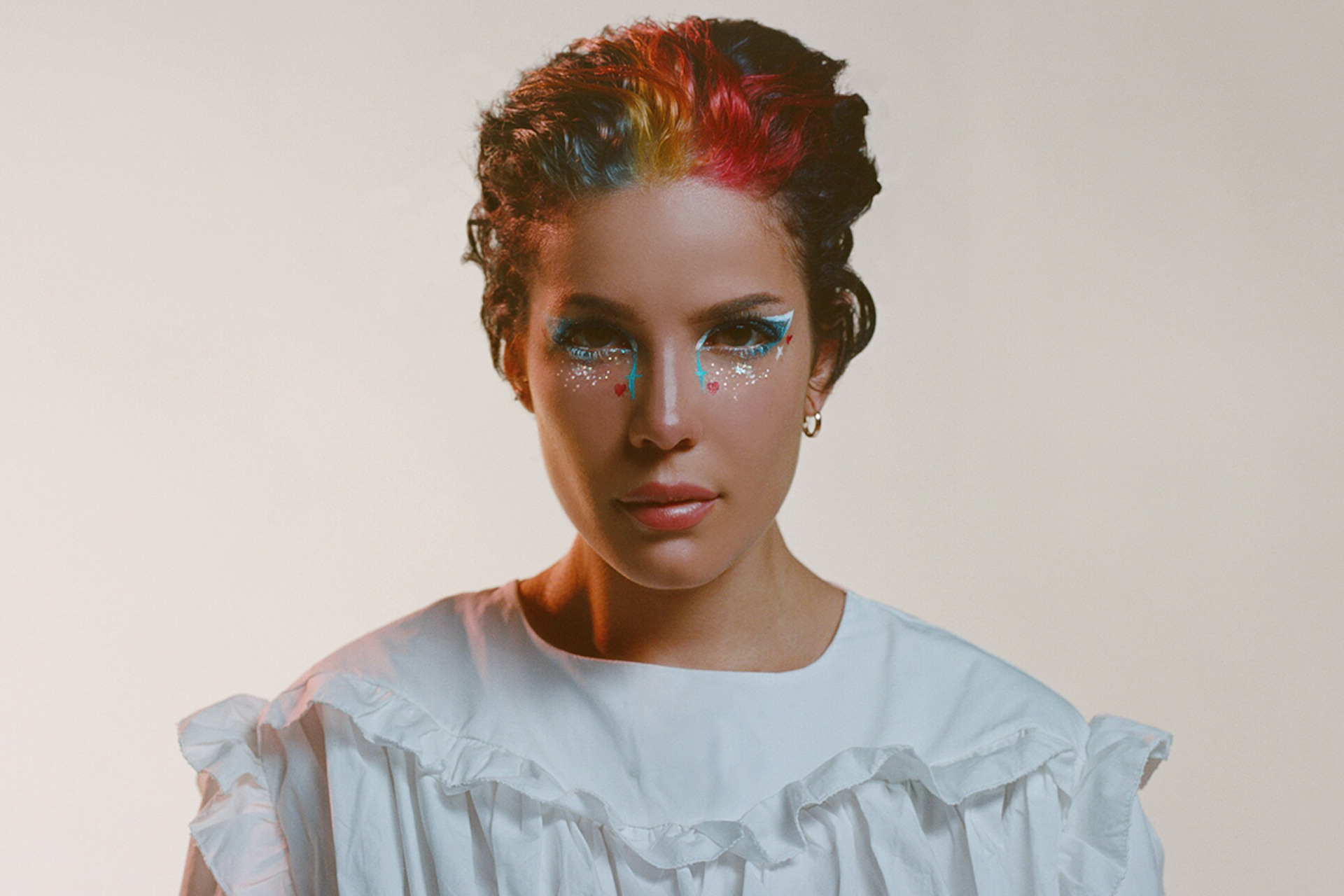 Halsey lança “Manic”, o terceiro álbum de sua carreira.