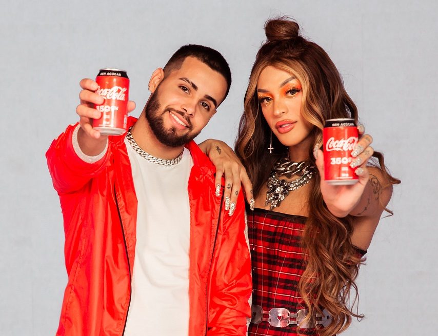 Coca-Cola lança com exclusividade parceria de Pabllo Vittar e Jerry Smith