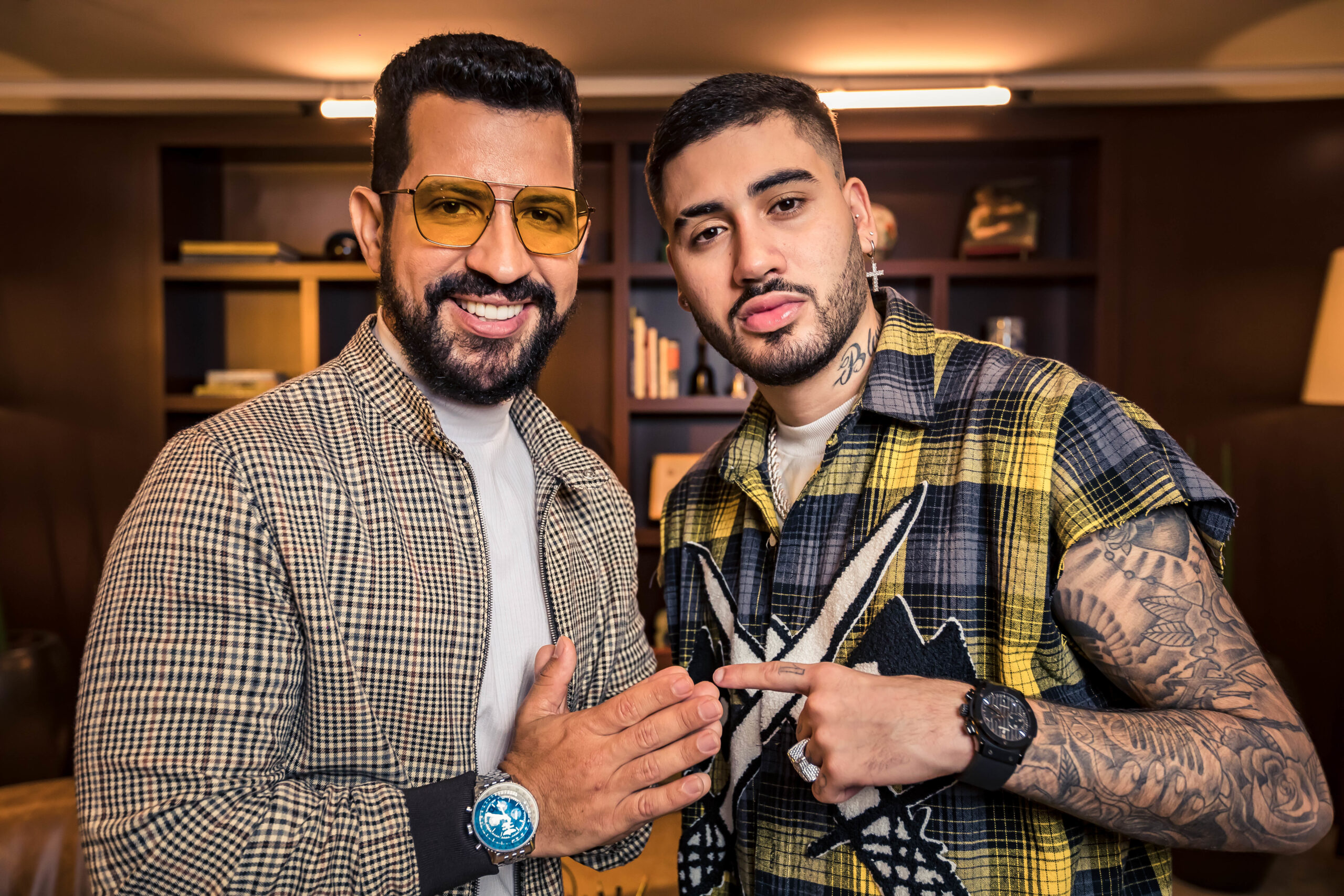 Kevinho e Dennis DJ se unem mais uma vez e lançam a parceira “Se Ferrou”. Confira o clipe!