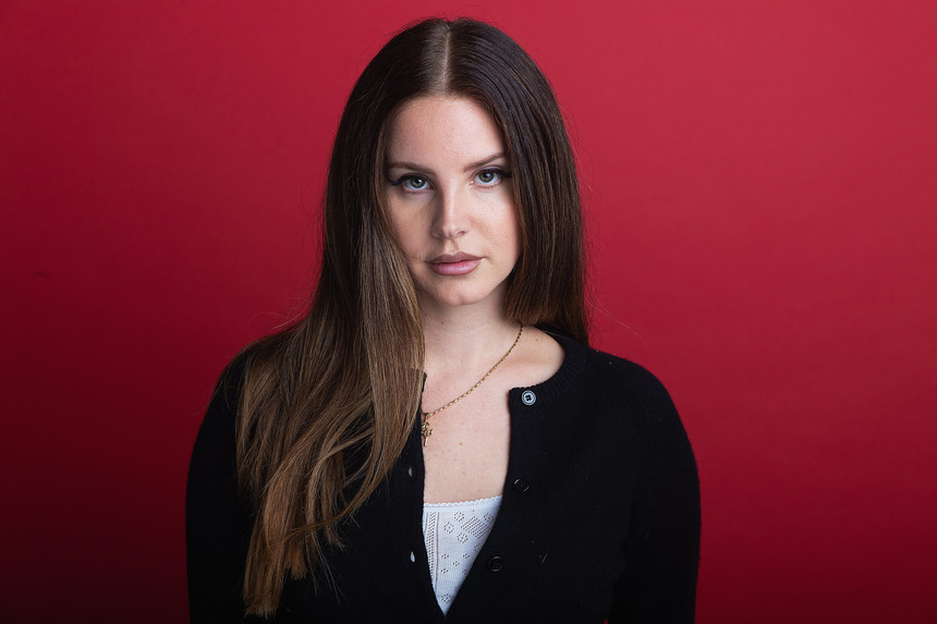 Lana Del Rey anuncia lançamento de novo single para o próximo mês