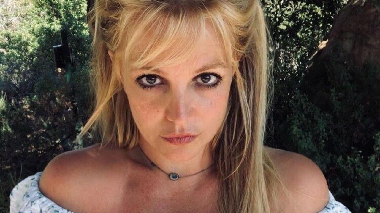 Britney Spears pede em audiência pelo fim de sua tutela: “quero minha vida de volta”