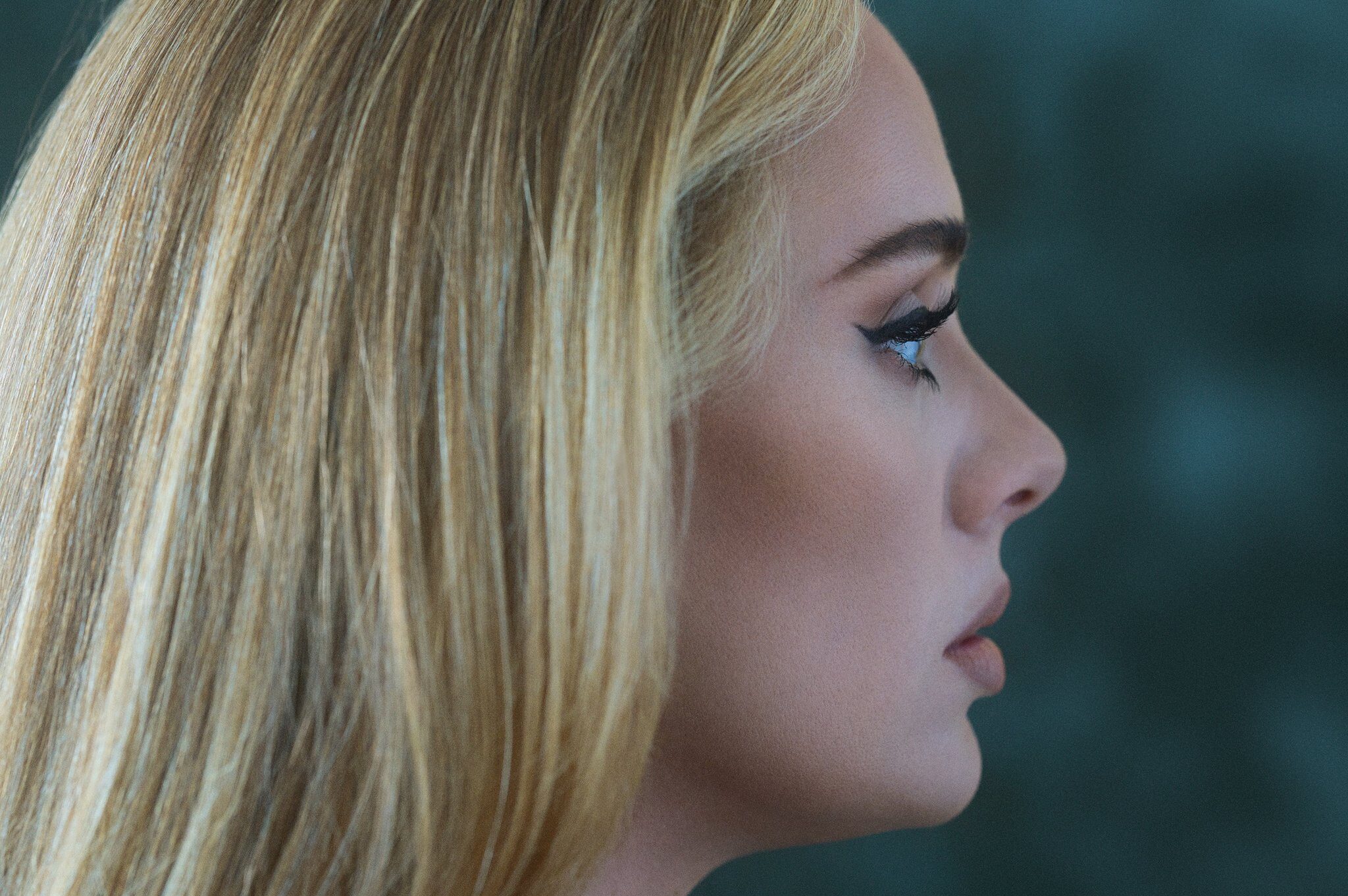 “Easy On Me”: Adele quebra recordes no Spotify