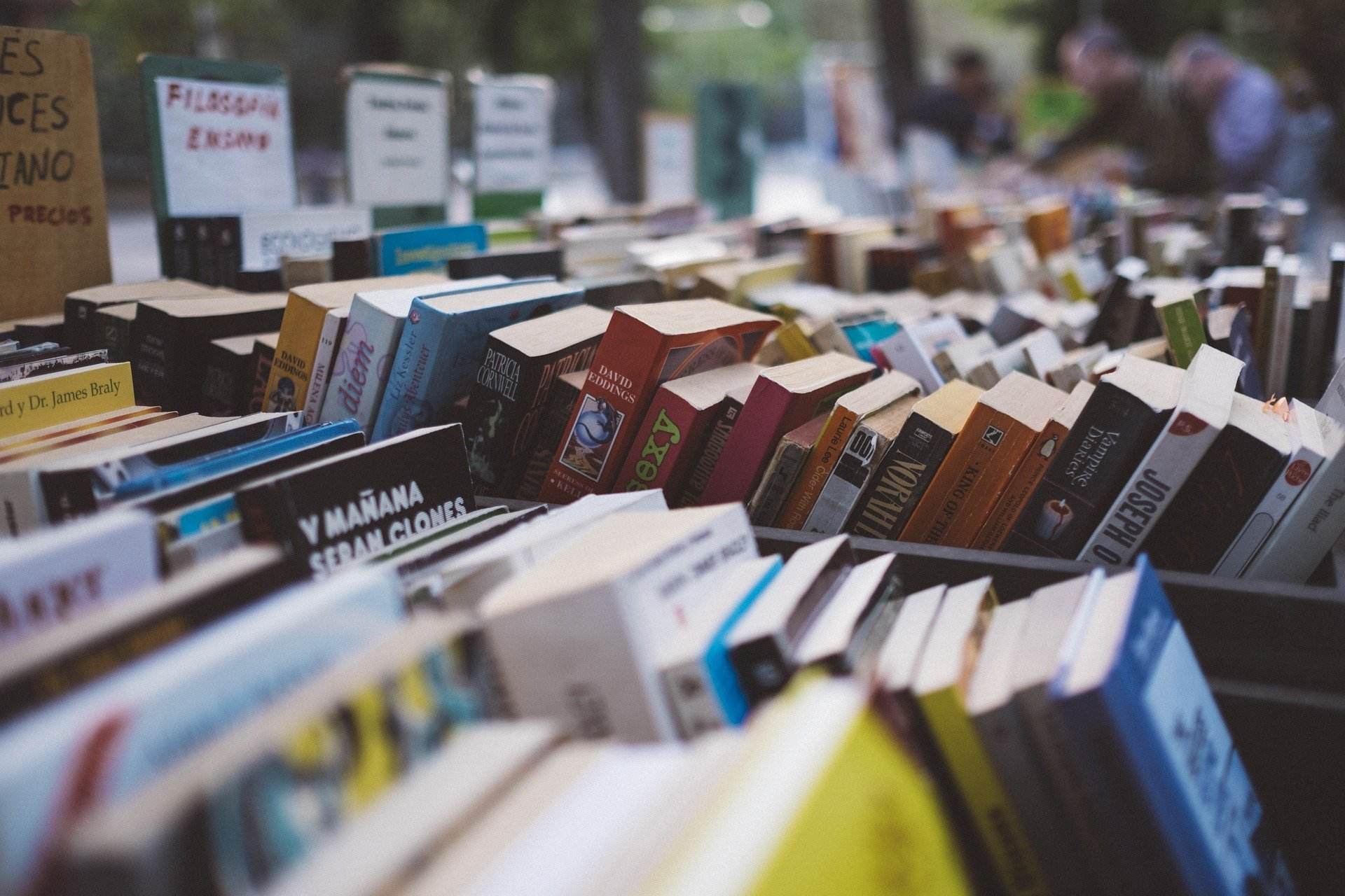 Confira os livros mais vendidos nos primeiros dias da Bienal do Livro Rio