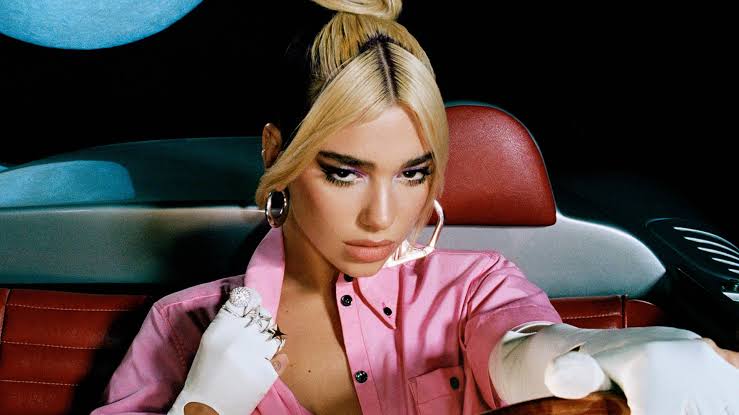 Segundo jornalista, Dua Lipa fará show em São Paulo. Saiba mais!