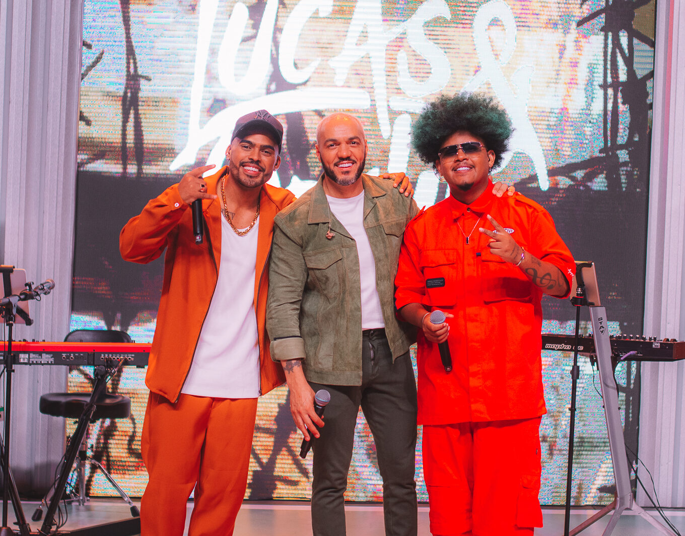 Lucas e Orelha lançam DVD.
