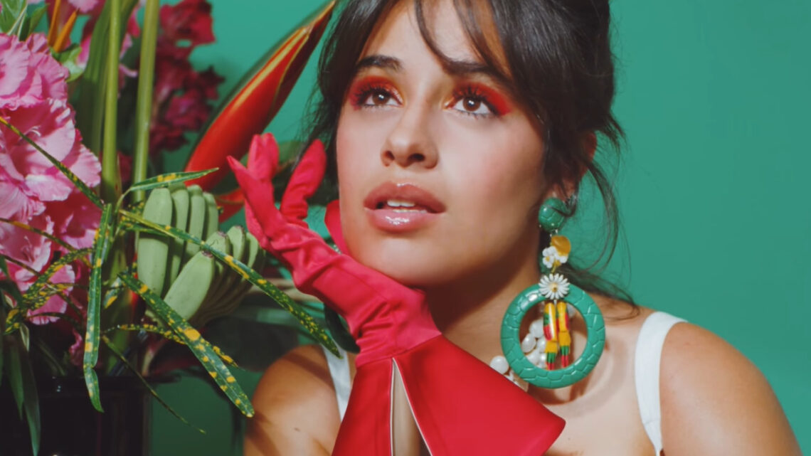 Camila Cabello compartilha trecho de música nova