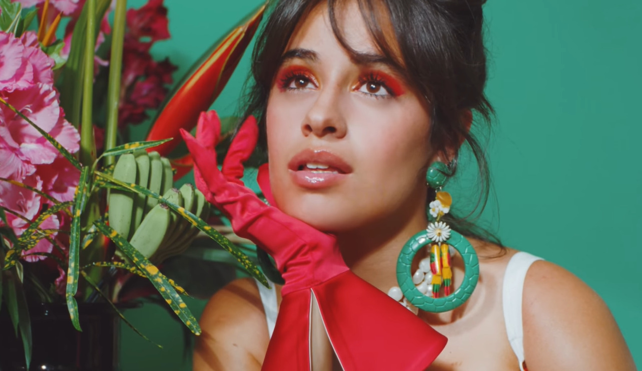 Camilla Cabello revela trecho de nova faixa.