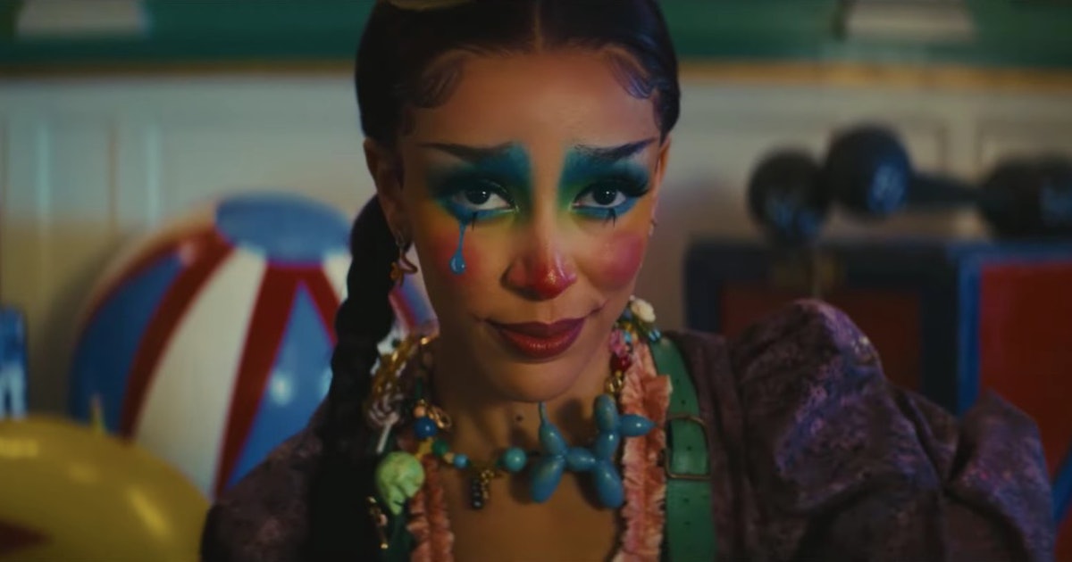 Doja Cat regrava o clássico do rock "Celebrity Skin"