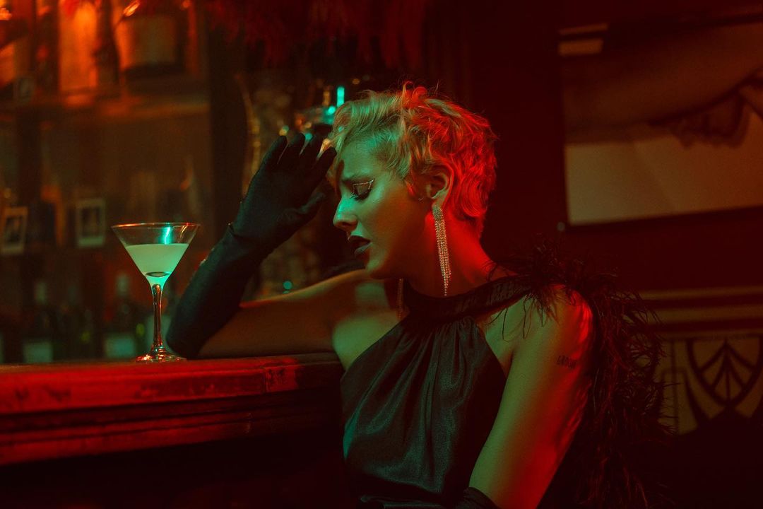 Nova promessa do POP nacional, Vic Brow lança single romântico “Garrafas”