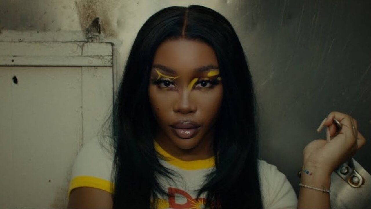 SZA inicia nova era com o single e clipe de "Shirt"