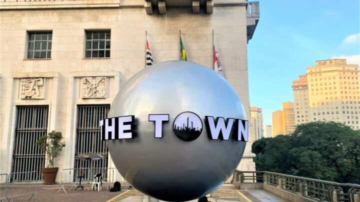 The Town 2023: Esfera do festival chega nesta terça-feira ao Viaduto do Chá em São Paulo