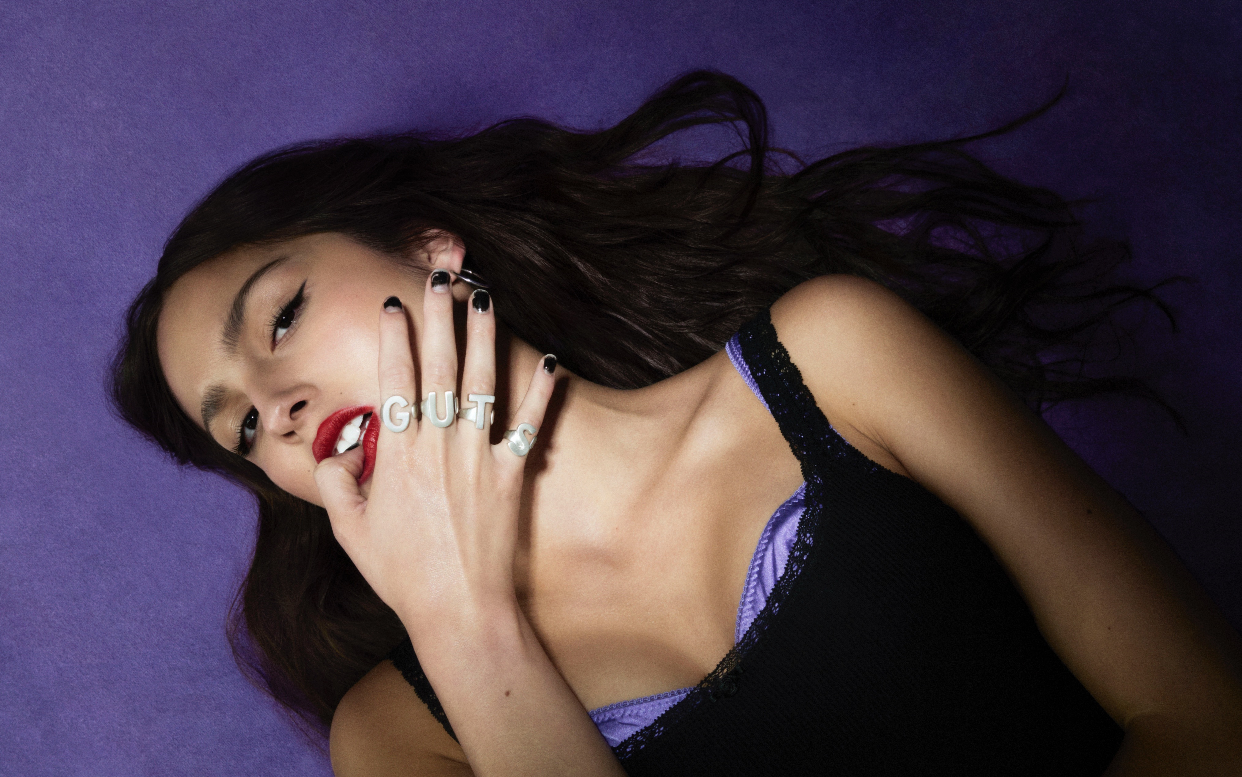 Olivia Rodrigo anuncia “GUTS”, seu segundo álbum de estúdio