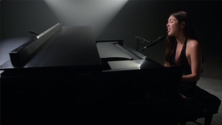Olivia Rodrigo lança versão ao vivo no piano de “Vampire”