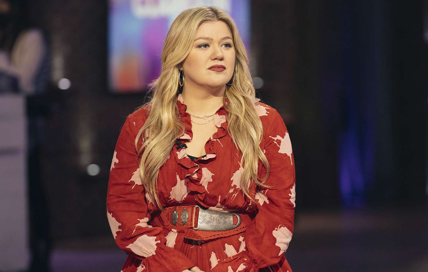 Kelly Clarkson anuncia deluxe do álbum "chemistry"