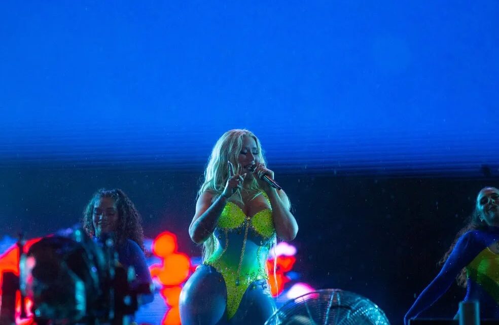 The Town 2023: Iggy Azalea realiza show repleto de sucessos e muito rebolado